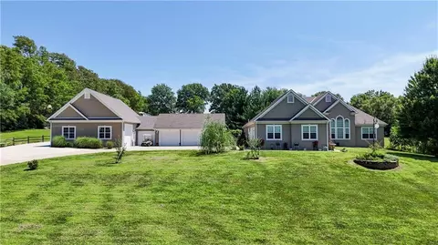 2685 NE River Ridge Rd, Saint Joseph, MO 64507