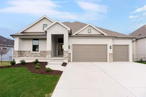 16737 S Ripley St, Olathe, KS 66062