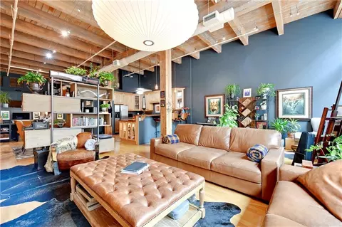 306 W 7th St #204, Kansas City, MO 64105