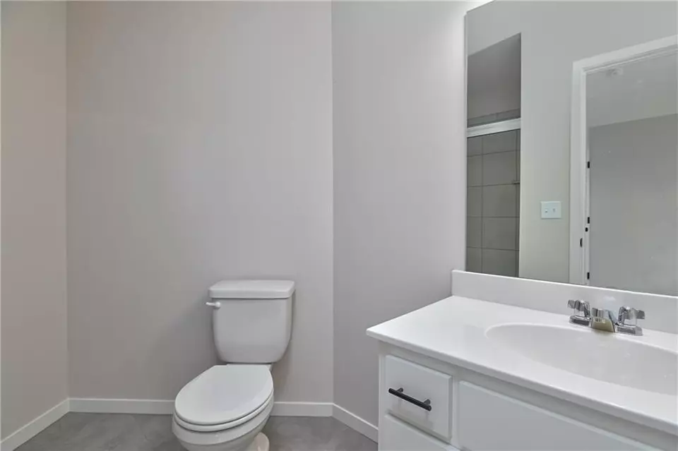 Bath - 24207 W 58th Pl, Shawnee, KS 66226 photo 5 of 6