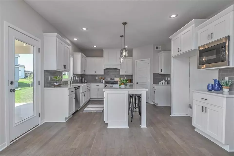 Kitchen - 24207 W 58th Pl, Shawnee, KS 66226 photo 1 of 6