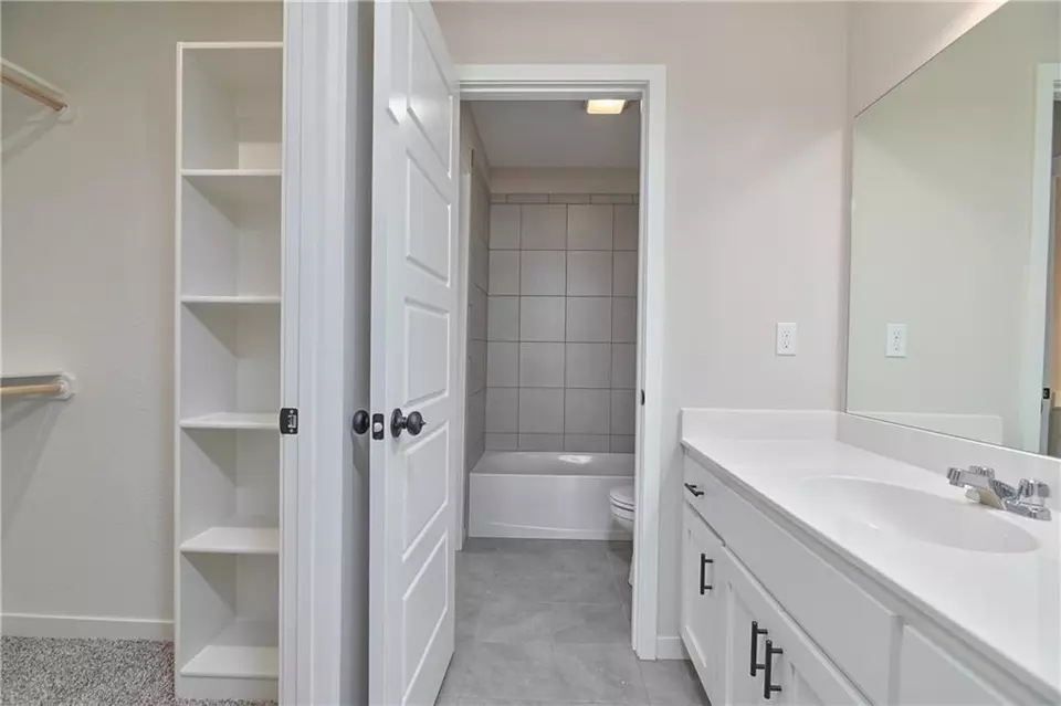 Bath - 24207 W 58th Pl, Shawnee, KS 66226 photo 6 of 6
