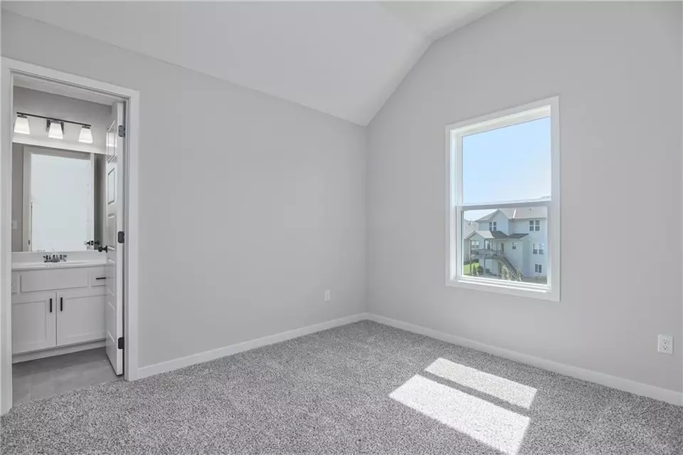 Bedroom - 24207 W 58th Pl, Shawnee, KS 66226 photo 3 of 5