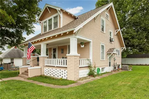 402 Bridge St, Sweet Springs, MO 65351