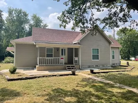 311 W Larch St, Cherokee, KS 66724