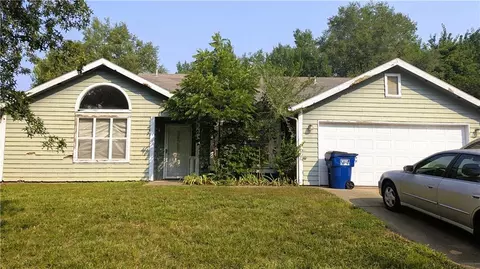 1820 Hampton St, Lawrence, KS 66046