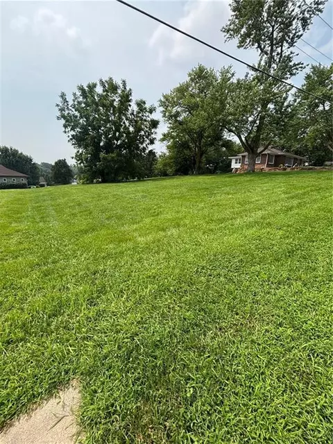 4216 Gene Field Rd, Saint Joseph, MO 64506