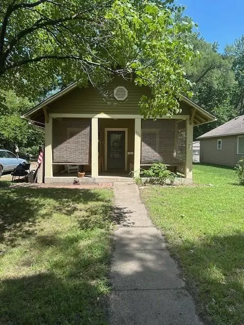 1824 New Hampshire St, Lawrence, KS 66044
