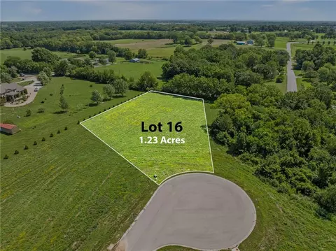 7216 NE 133rd St, Smithville, MO 64089