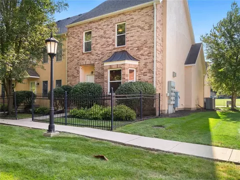 【聖.do.M②】 64154, MO Condos & Townhouses For Sale - Movoto
