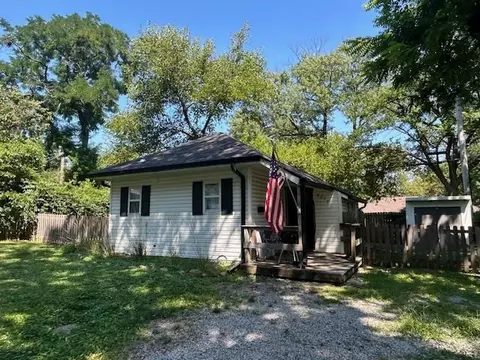 8217 Walnut St, Kansas City, MO 64114