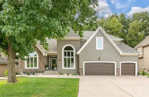 5416 NE Northgate Xing, Lees Summit, MO 64064