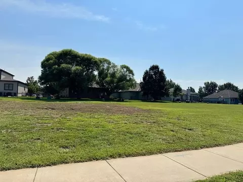 29383 Palmer Dr, Paola, KS 66071