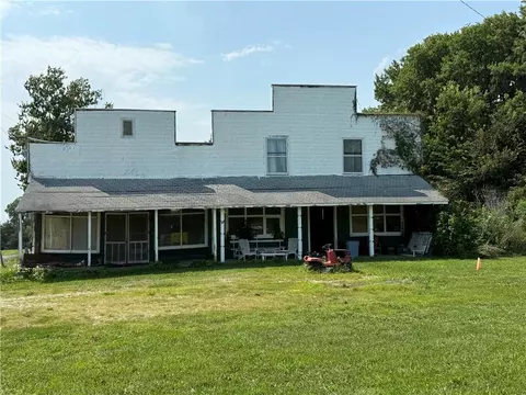 13002 K-16 Hwy, Valley Falls, KS 66088