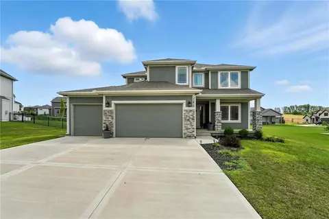 11415 Orchard Dr, Kearney, MO 64060