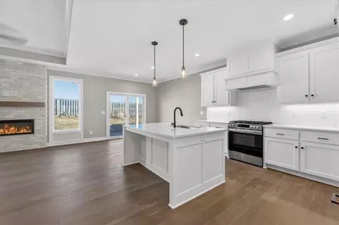 25056 W 94th Ter, Lenexa, KS 66227