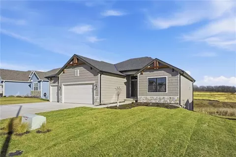 912 NW 94 Ter, Kansas City, MO 64155