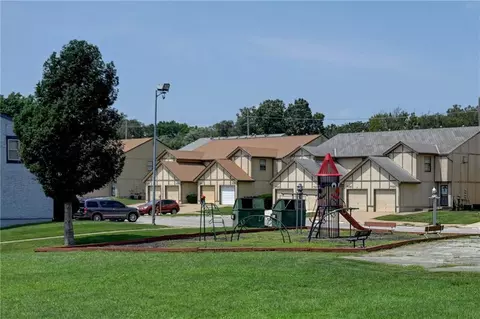 11605 Richmond Ave, Kansas City, MO 64134