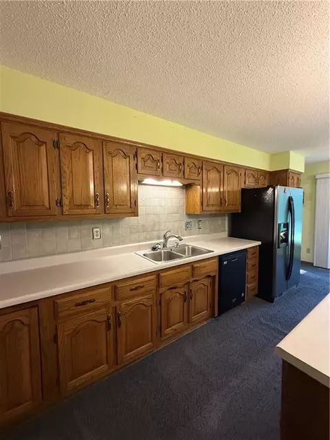 Kitchen - 801 Overbrook Drive Dr, Macon, MO 63552 photo 4 of 5