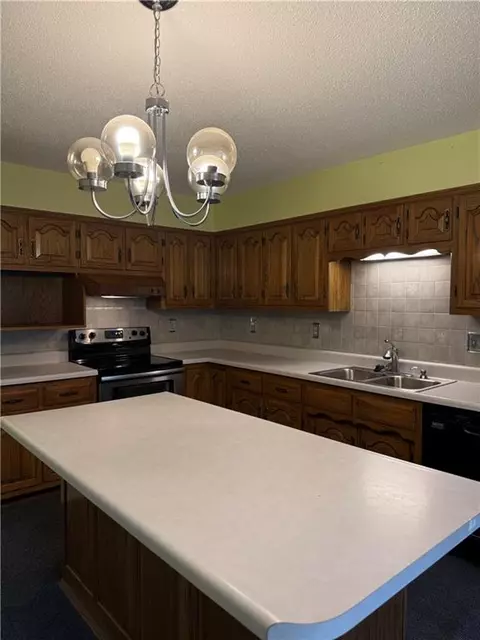 Kitchen - 801 Overbrook Drive Dr, Macon, MO 63552 photo 2 of 5
