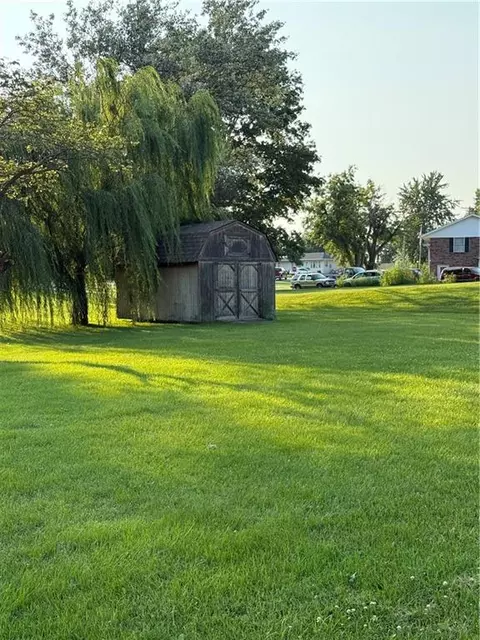 Exterior - 801 Overbrook Drive Dr, Macon, MO 63552 photo 5 of 6