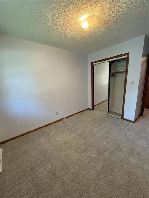 Bedroom - 801 Overbrook Drive Dr, Macon, MO 63552 photo 1 of 5