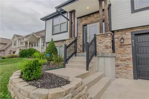 411 Eagle Glen Dr, Raymore, MO 64083