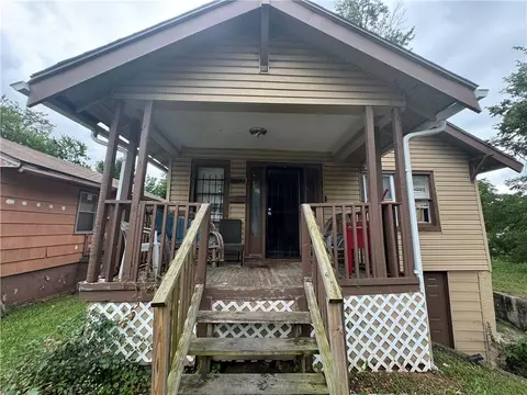 3503 E 67 St, Kansas City, MO 64132