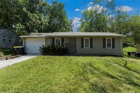 7907 E 51st St, Kansas City, MO 64129