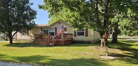 103 W Willow St, Weir, KS 66781