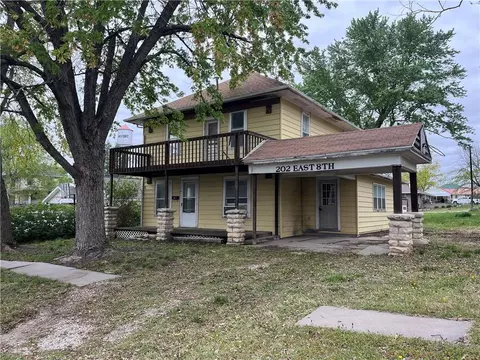 202 E 8th St, Frankfort, KS 66427