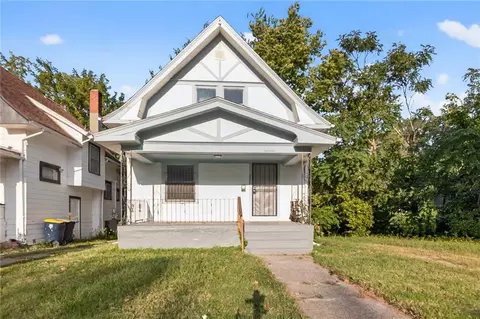 3536 College Ave, Kansas City, MO 64128