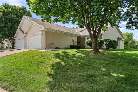 12104 Oakmont St, Overland Park, KS 66213