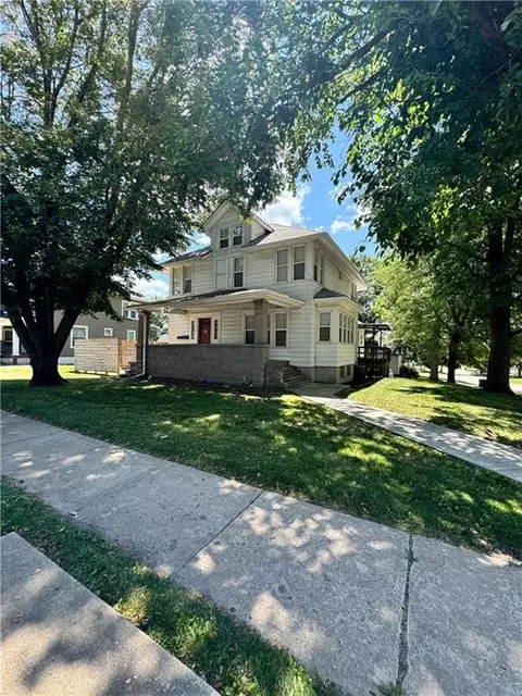 322 W 7th St, Maryville, MO 64468