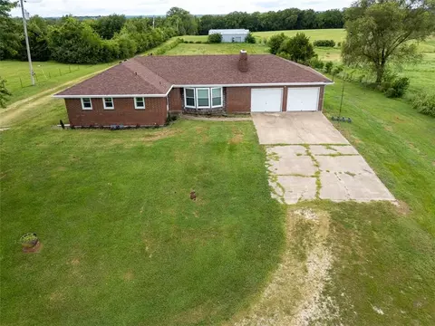19701 163 St, Basehor, KS 66007