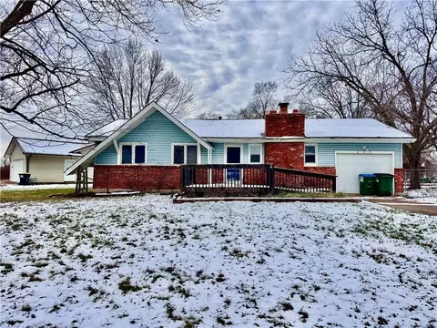 209 E Walnut St, Cleveland, MO 64734