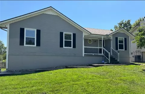 601 SW Nelson Dr, Grain Valley, MO 64029