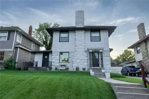 306 N Van Brunt Blvd, Kansas City, MO 64123