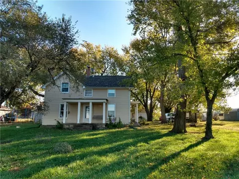 1403 Frazier St, Valley Falls, KS 66088