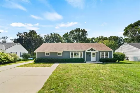 2237 W 79th St, Prairie Village, KS 66208