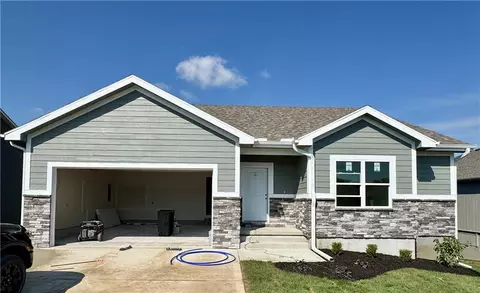 80 SE 451 Rd, Warrensburg, MO 64093