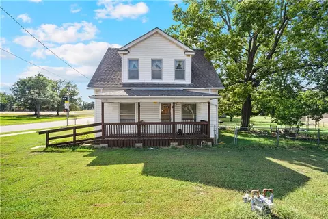 2201 N 10th St, Independence, KS 67301