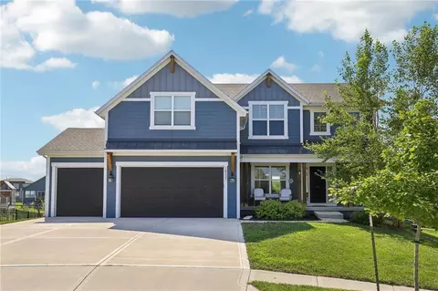 18237 Hauser St, Overland Park, KS 66013