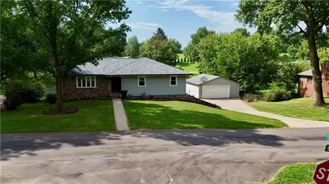 3814 Meadow Oak Ln, Saint Joseph, MO 64503
