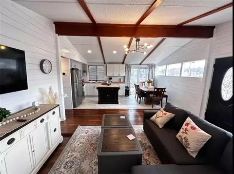 203 W 8th St, Hamilton, MO 64644