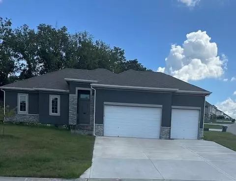 803 NW Hickory Ridge Dr, Grain Valley, MO 64029