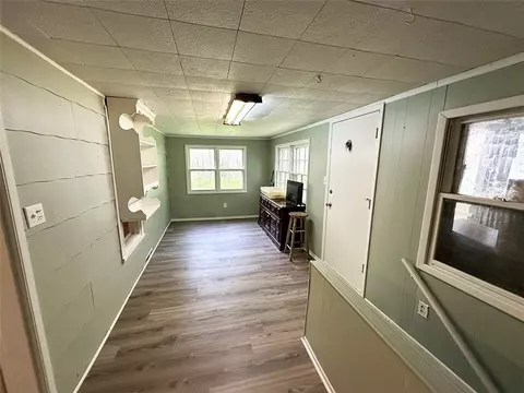 549 S Cedar Ave, Independence, MO 64053 photo 8