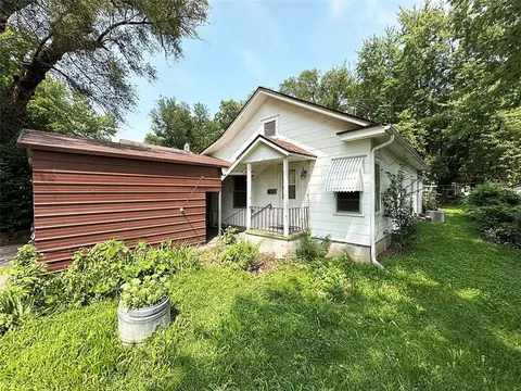 549 S Cedar Ave, Independence, MO 64053