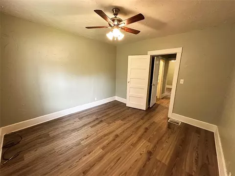 549 S Cedar Ave, Independence, MO 64053 photo 14