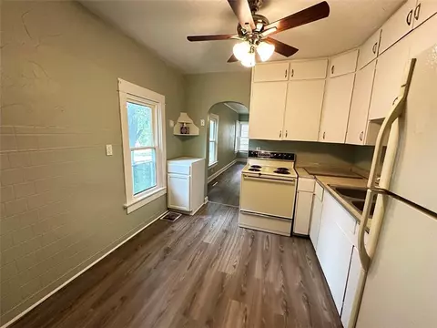 549 S Cedar Ave, Independence, MO 64053 photo 6